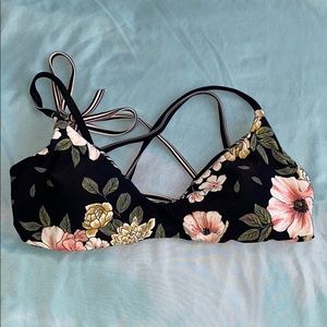 Billabong reversible bikini top // Size: S